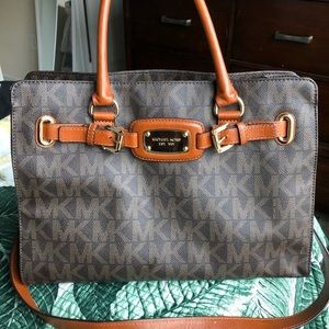 Authentic Michael Kors Hamilton bag.